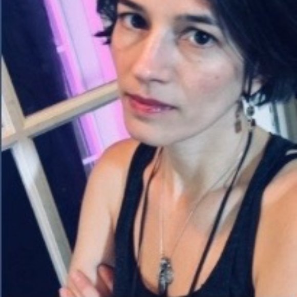 Danielle Simonson, wife, mother, professional fine artist. - Picture 2 of 8